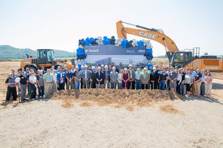 ARCO/Murray and XeteX Celebrate the Groundbreaking of the New 116,000 SF HVAC Manufacturing Facility in Wisconsin - Group Photo